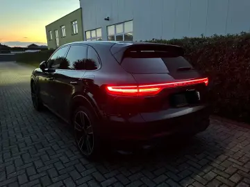 Cayenne E-Hybrid Sport Design   Chrono 1.Hand