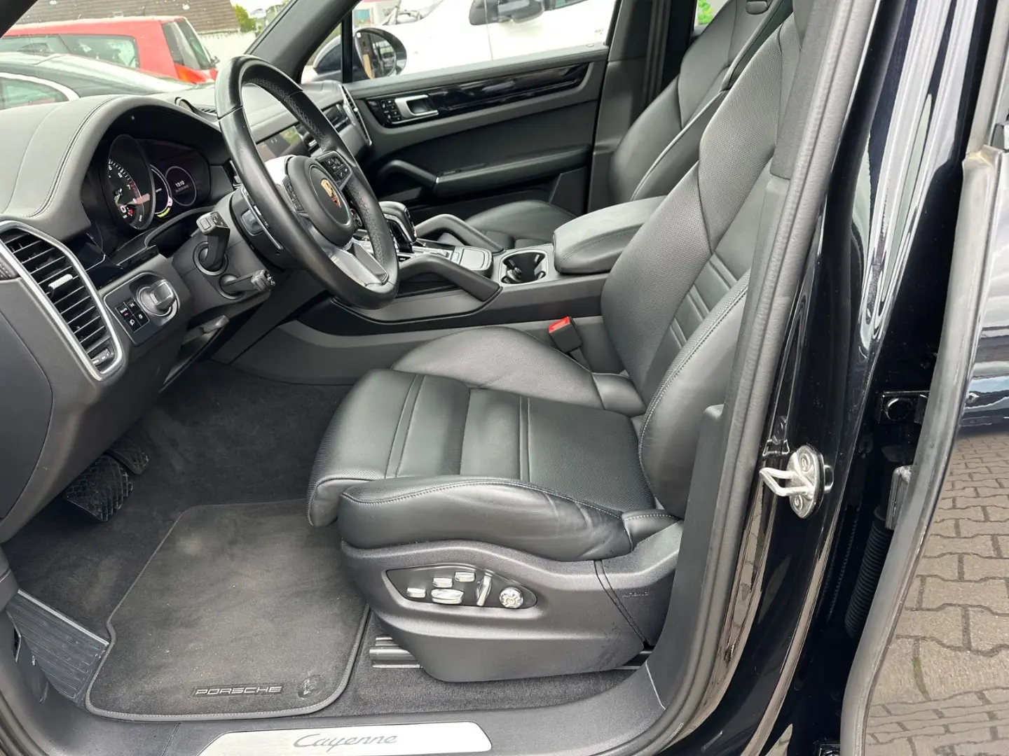 Cayenne E-Hybrid Sport Design   Chrono 1.Hand