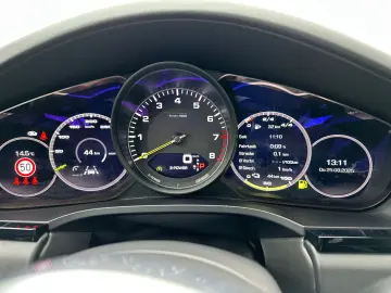 Cayenne E-Hybrid Sport Design   Chrono 1.Hand