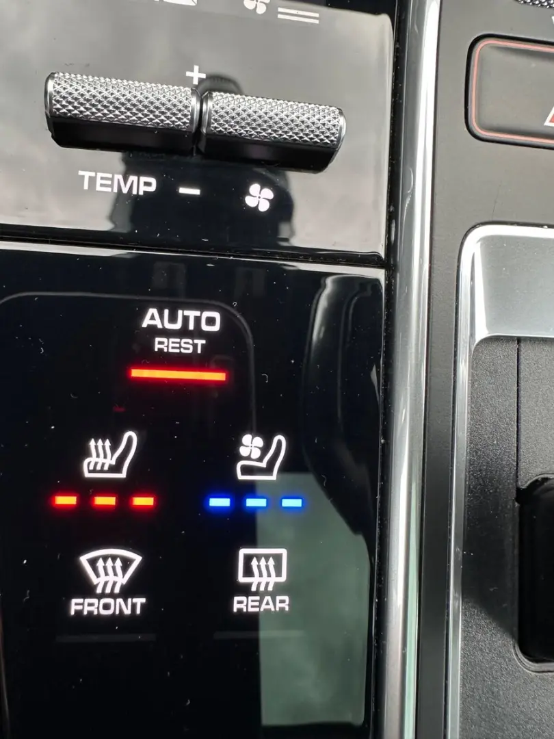 Cayenne E-Hybrid Sport Design   Chrono 1.Hand