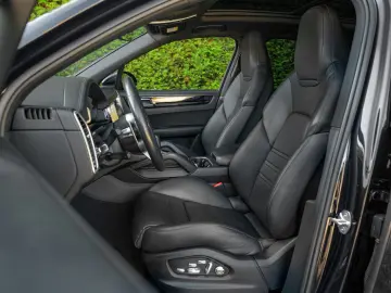 Cayenne E-Hy SportDesign HUD ACC 22 SpoAbg eAHK