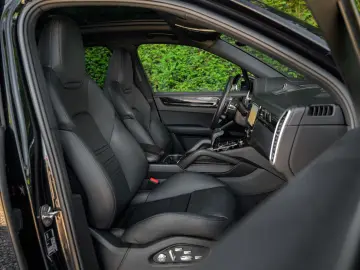 Cayenne E-Hy SportDesign HUD ACC 22 SpoAbg eAHK