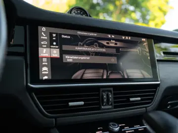 Cayenne E-Hy SportDesign HUD ACC 22 SpoAbg eAHK