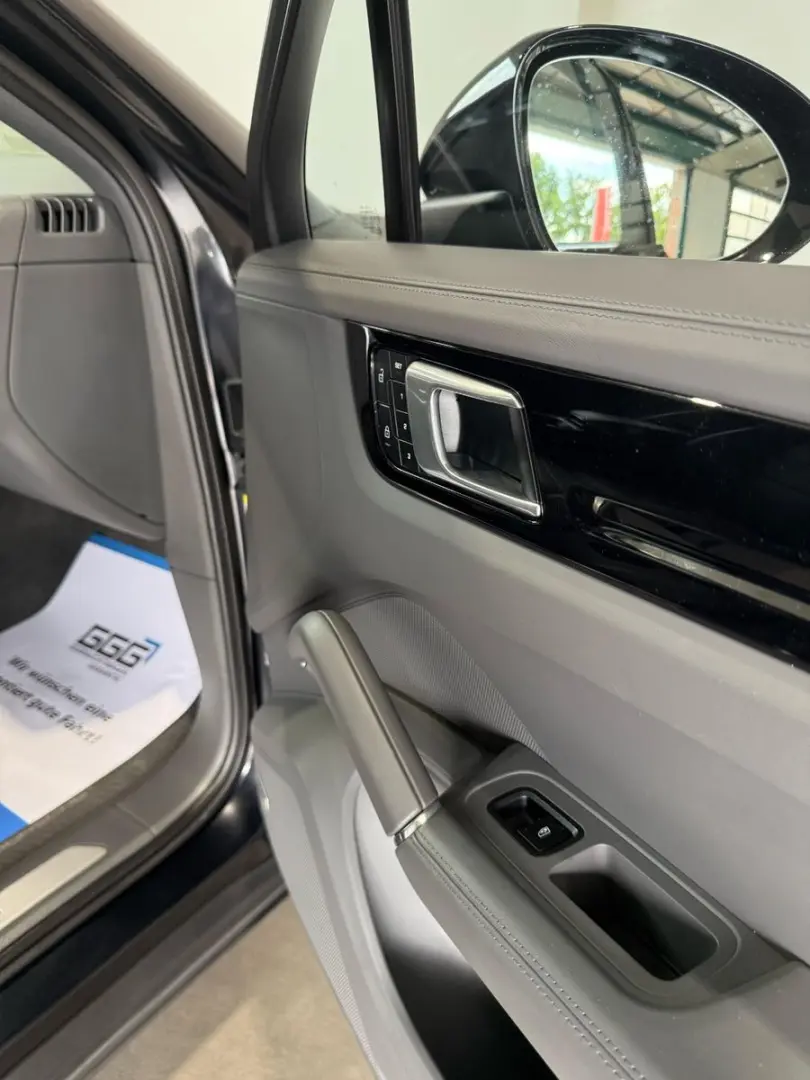 Cayenne Coupe E-Hybrid AHK PANO HUD BOSE 360KAM