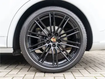 Cayenne Matrix LED BOSE Porsche InnoDrive uvm.