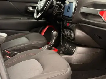 Jeep Renegade Trailhawk 2.0 M-Jet 4x4 AT – 2015