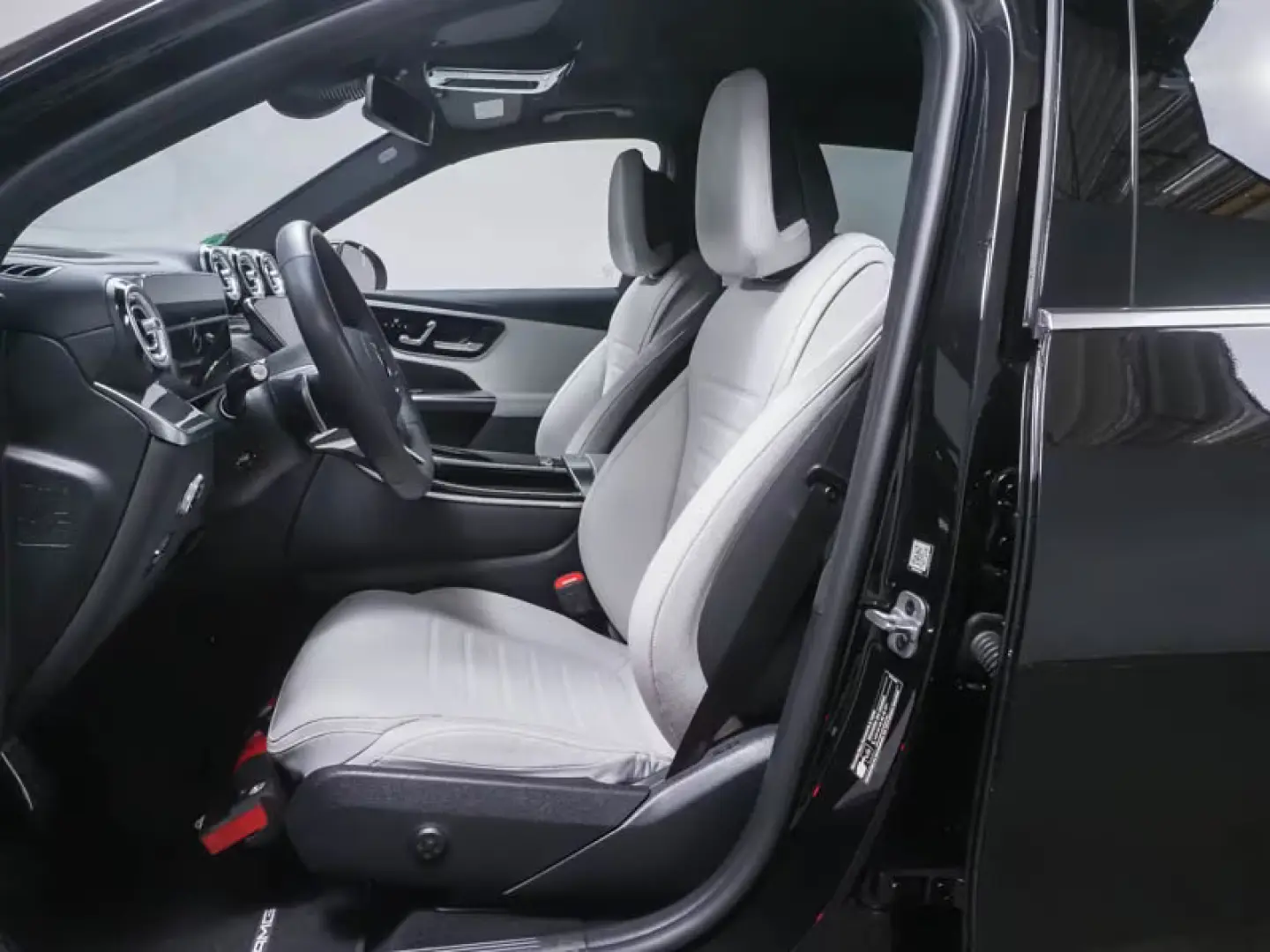 Mercedes-Benz GLC 300 4M AMG AHK PANO DISTRONIC