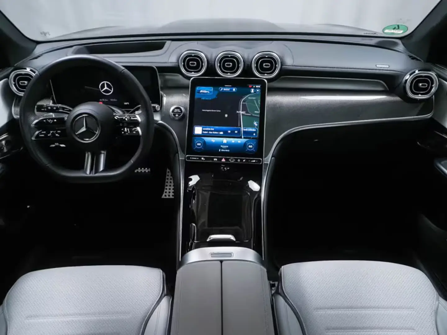 Mercedes-Benz GLC 300 4M AMG AHK PANO DISTRONIC