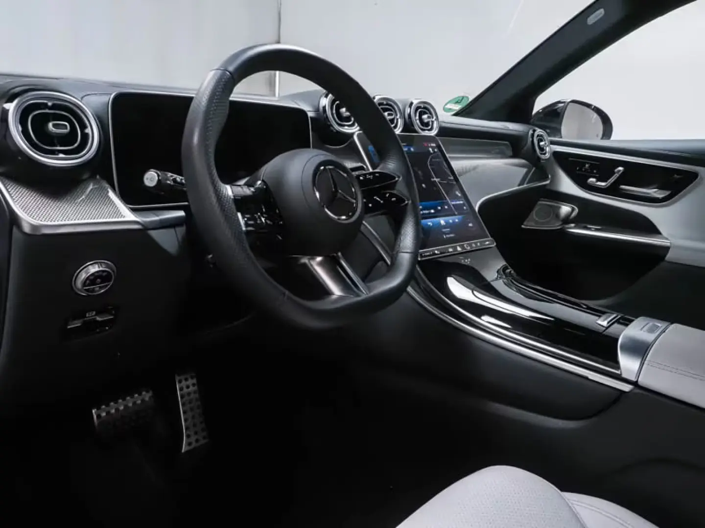 Mercedes-Benz GLC 300 4M AMG AHK PANO DISTRONIC