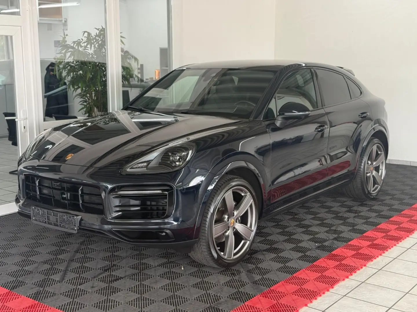 Cayenne Coupe Platinum Edition 1.Hand Approved