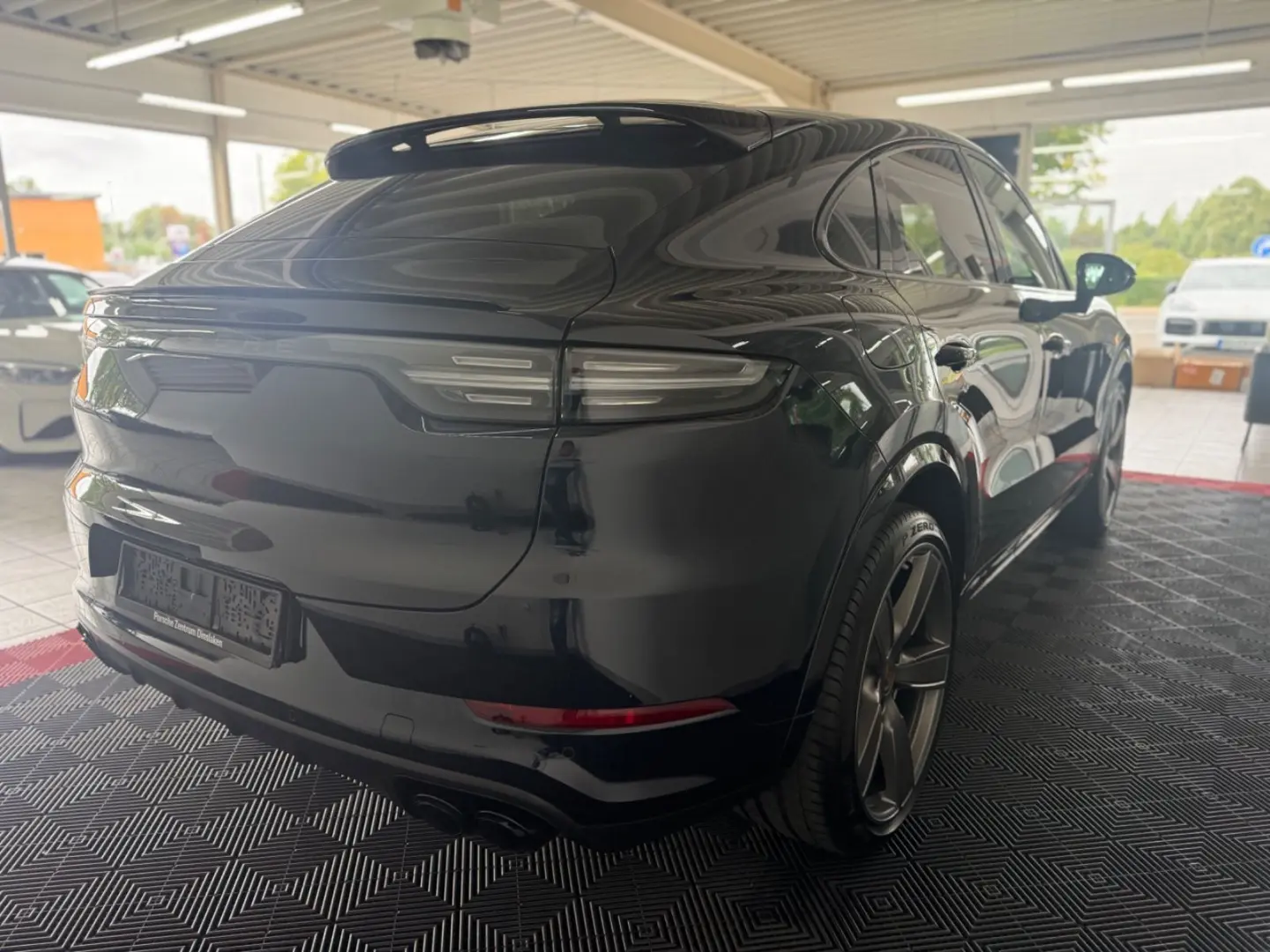 Cayenne Coupe Platinum Edition 1.Hand Approved