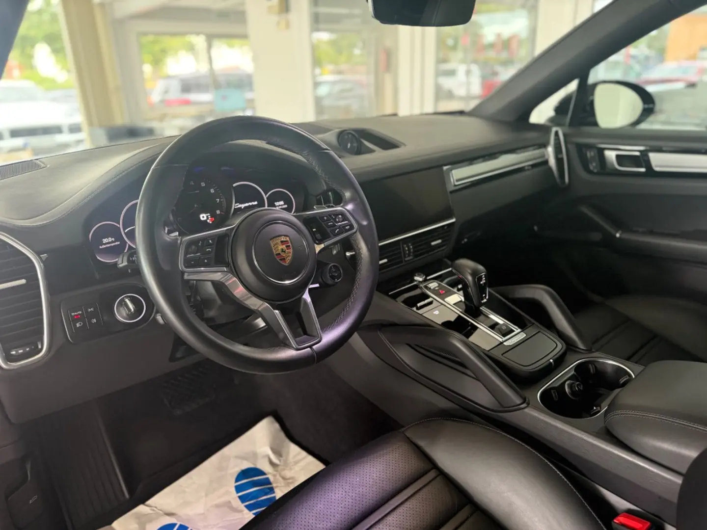 Cayenne Coupe Platinum Edition 1.Hand Approved