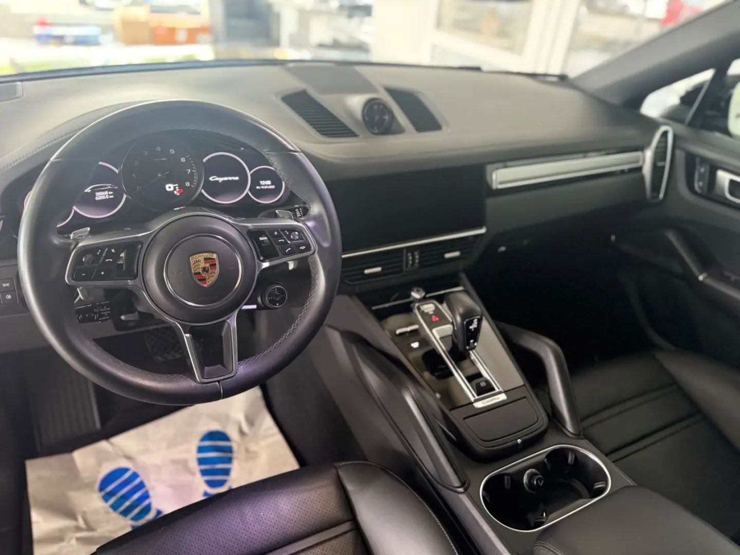 Cayenne Coupe Platinum Edition 1.Hand Approved