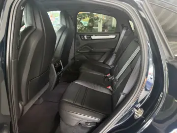 Cayenne Coupe Platinum Edition 1.Hand Approved