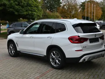 X3 Baureihe X3 xDrive 30 e xLine  TOP S-HEFT