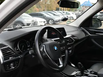 X3 Baureihe X3 xDrive 30 e xLine  TOP S-HEFT