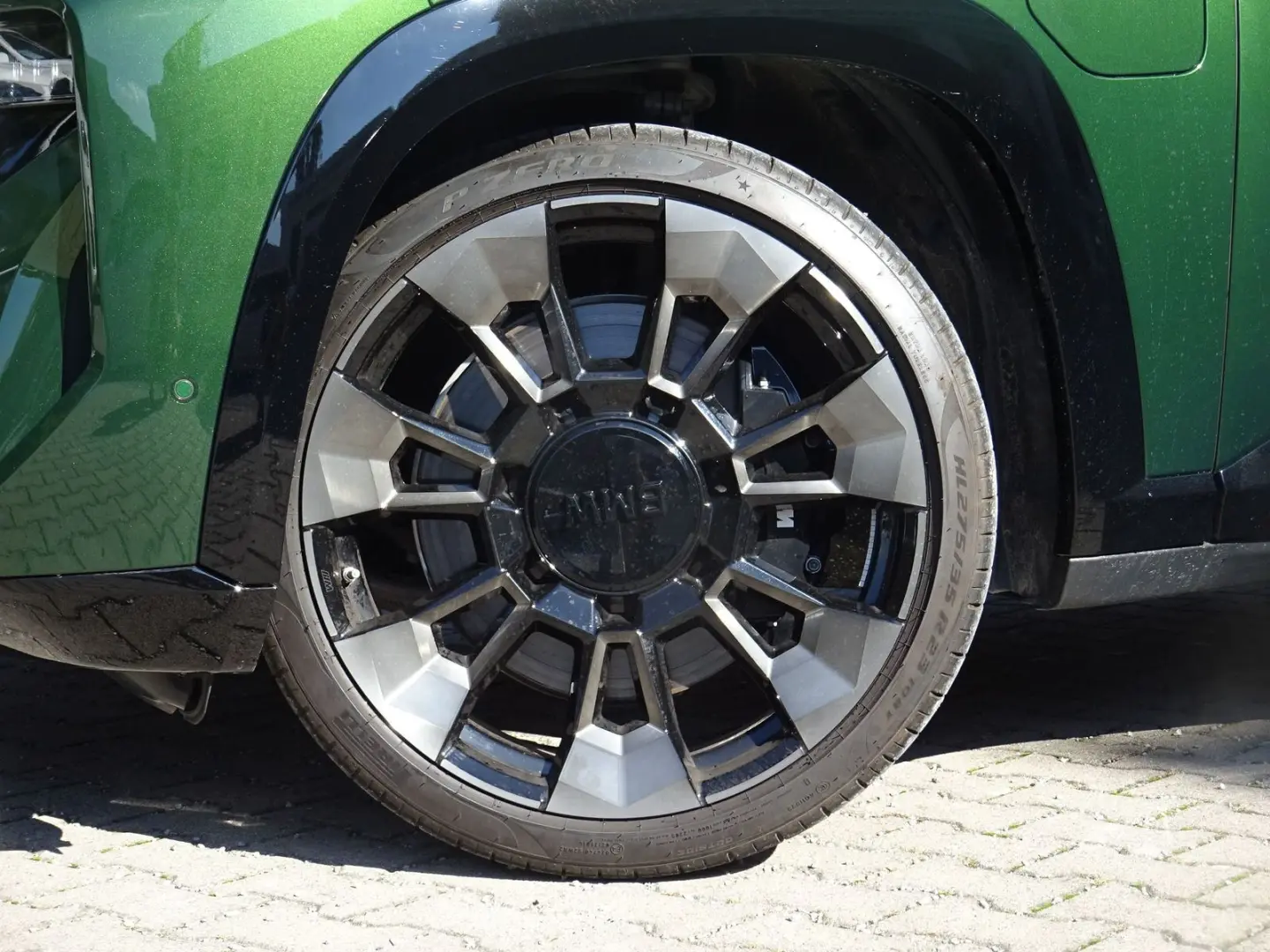 XM Label erst 2000km B&W DriversPackage AHK 360