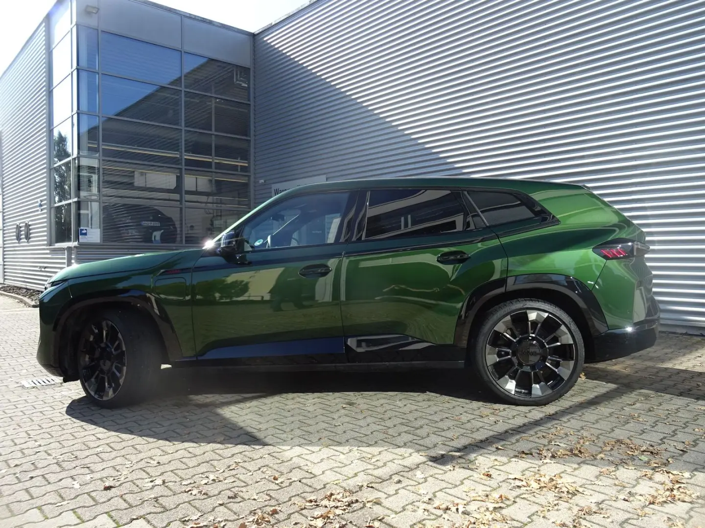 XM Label erst 2000km B&W DriversPackage AHK 360