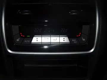 XM Label erst 2000km B&W DriversPackage AHK 360