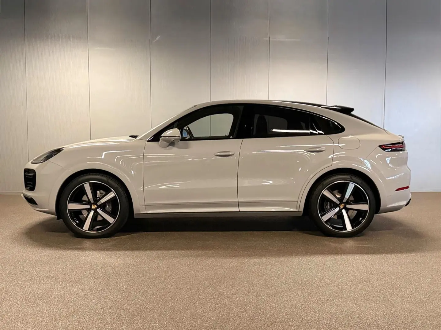 Coupe 3.0 E Hybrid Sport Design-KREIDE-VOLLLL