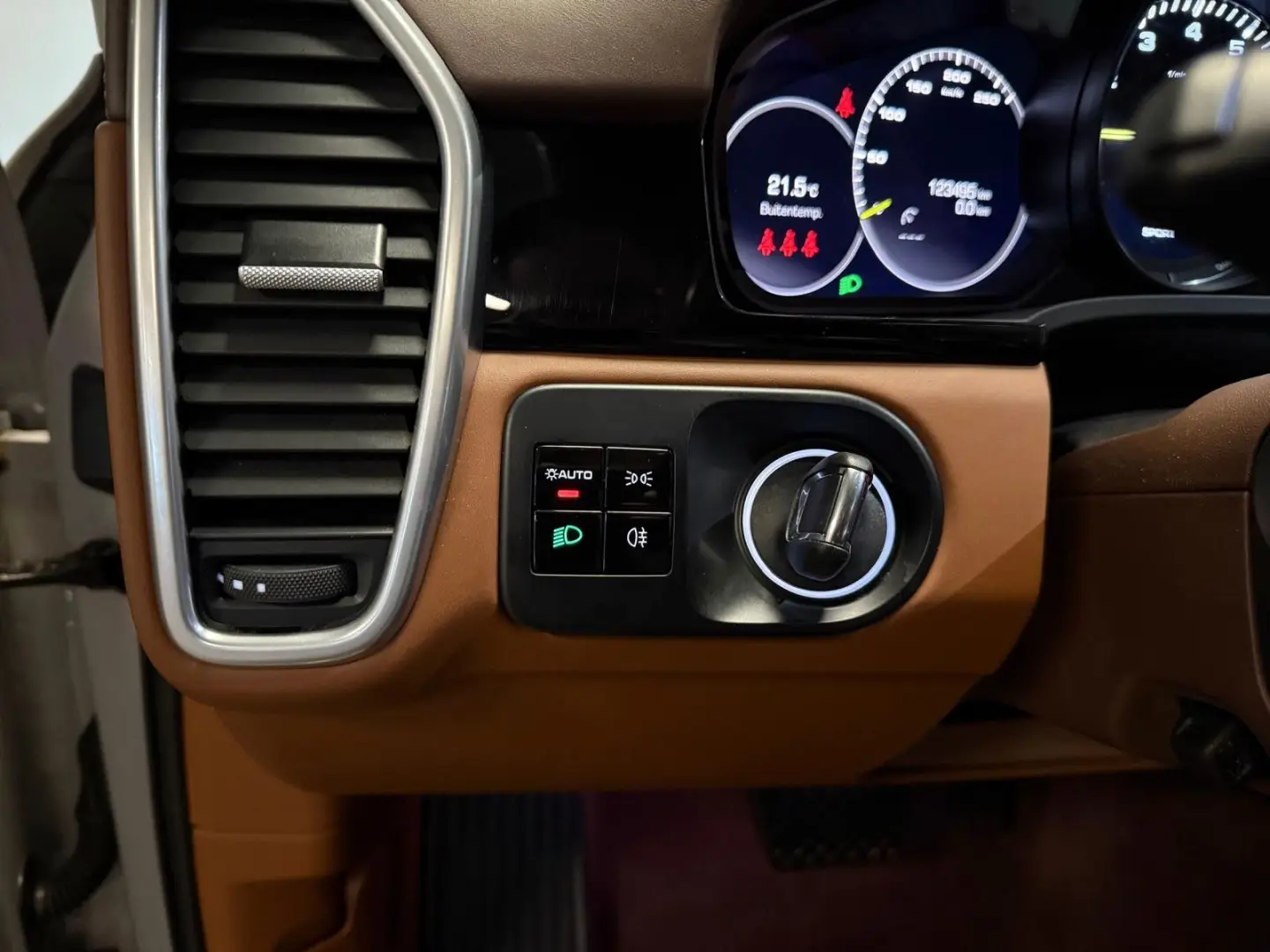 Coupe 3.0 E Hybrid Sport Design-KREIDE-VOLLLL