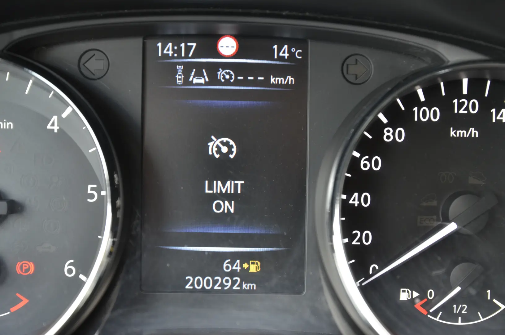 NISSAN Qashqai 1.6 DCi