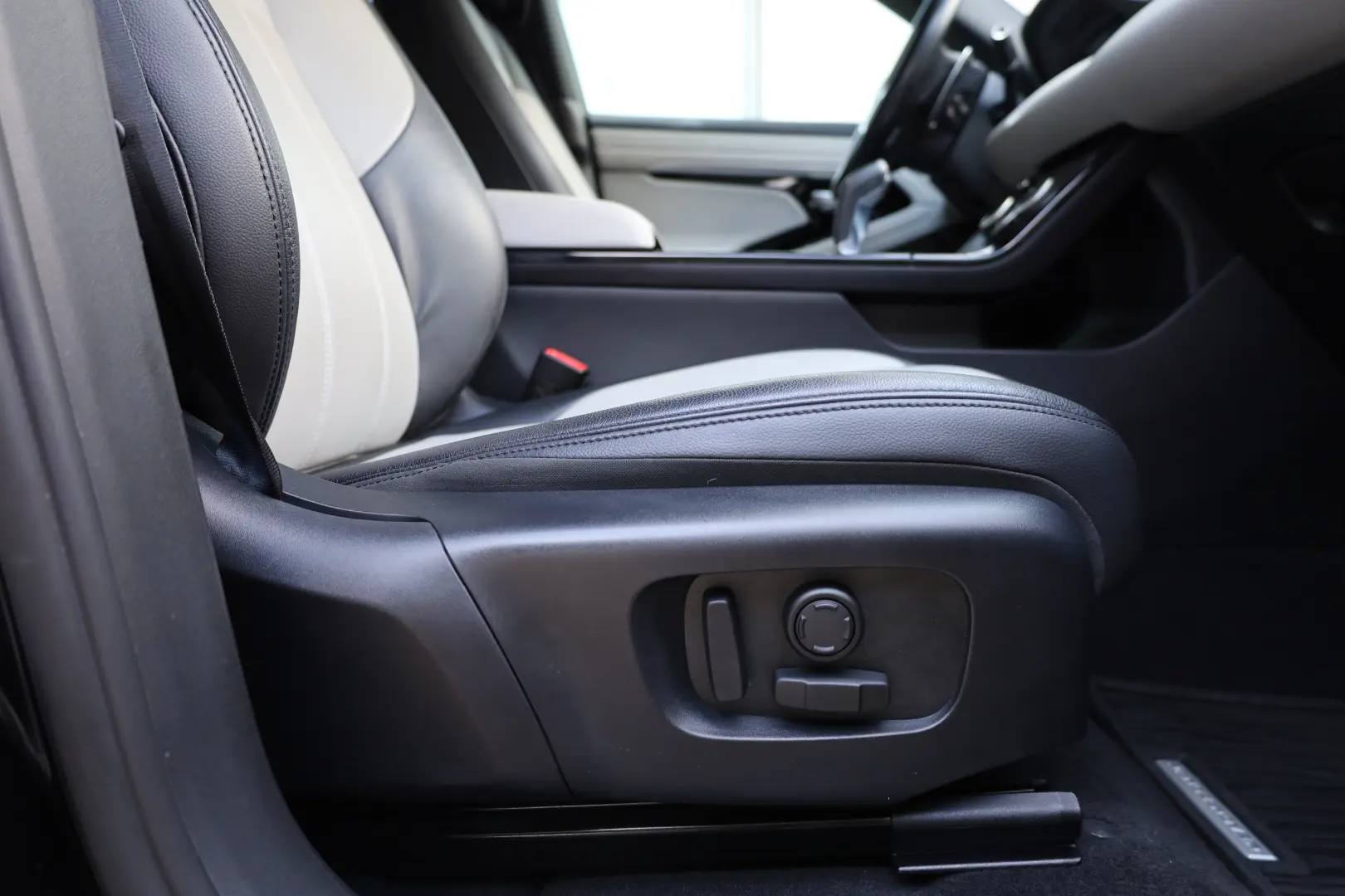 Land Rover Range Rover Evoque 1.5 P300E 309cp PHEV R-Dynamic