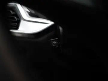 BMW X6 xDrive 30d M-Sport   HuD   Pano