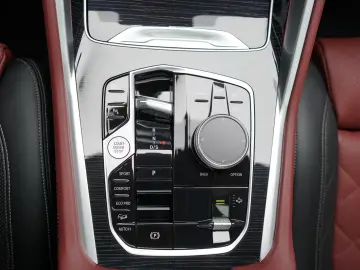 BMW X6 xDrive 30d M-Sport   HuD   Pano