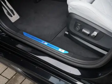 X6 xDrive30d M SPORT PRO-LUFTF.-PANO-SILVERSTONE