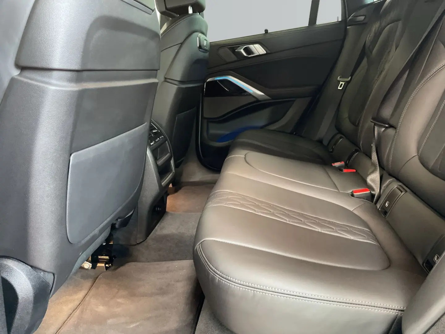 X6 xDrive40d M Sportpaket 22 Zoll H K 2 Achs Pan