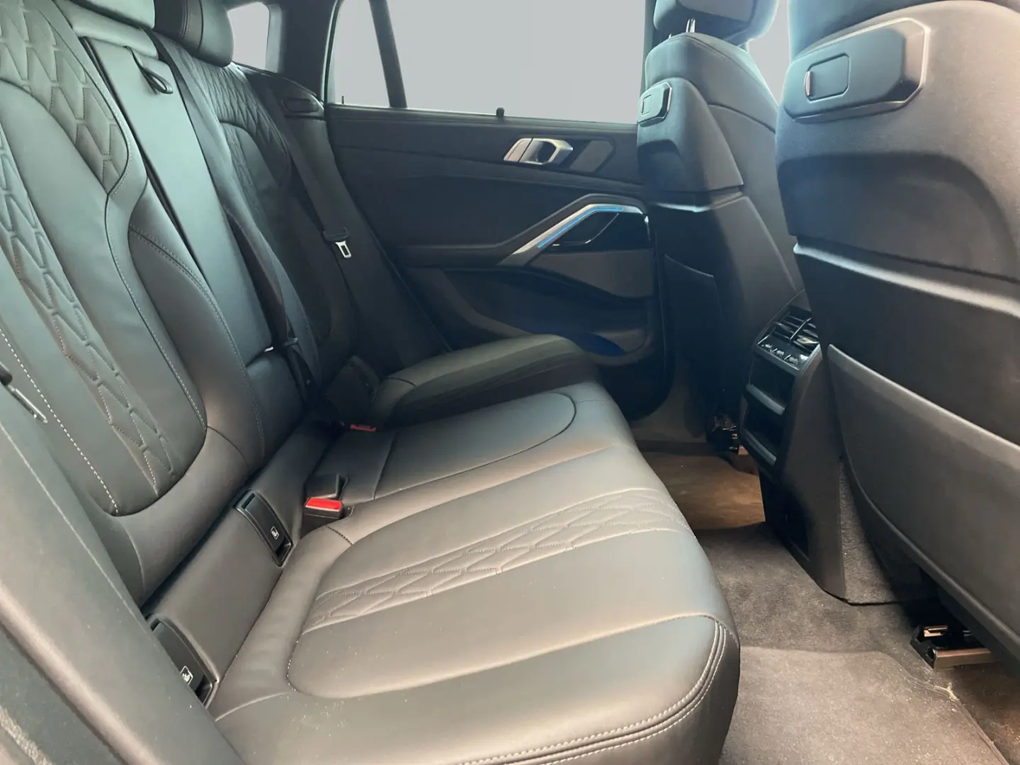 X6 xDrive40d M Sportpaket 22 Zoll H K 2 Achs Pan