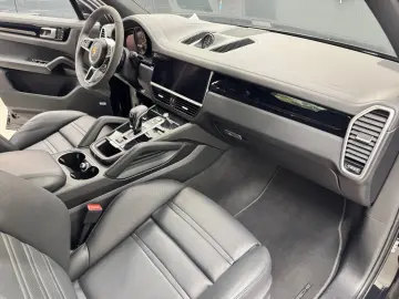 Cayenne Hybrid SportDesign Headup Pano Sitzluft