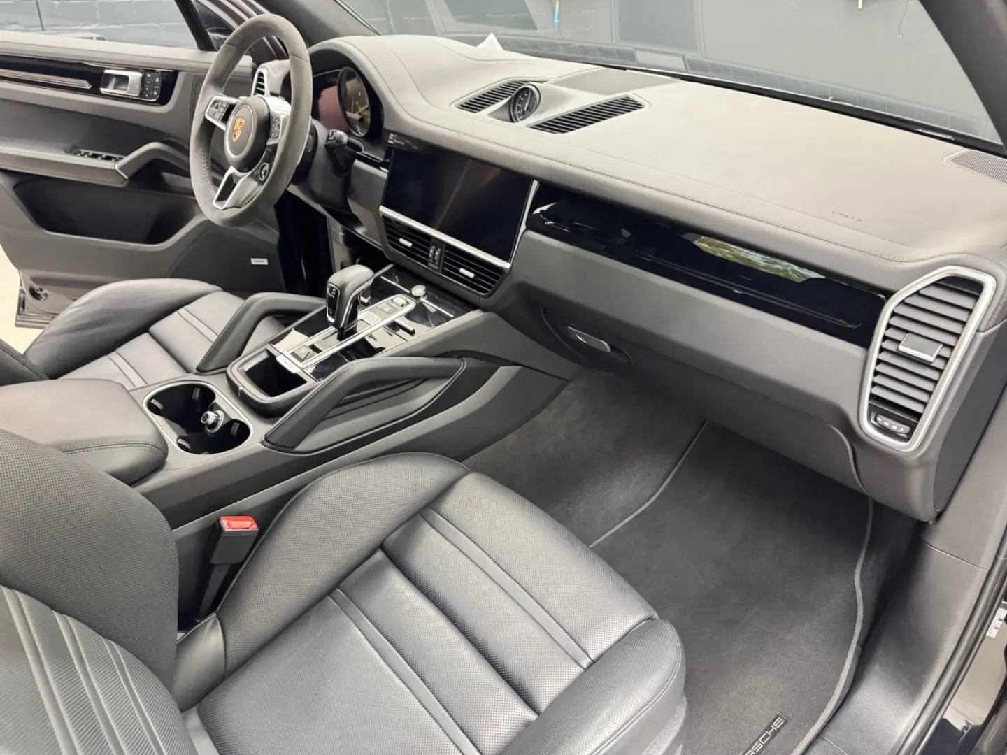 Cayenne Hybrid SportDesign Headup Pano Sitzluft