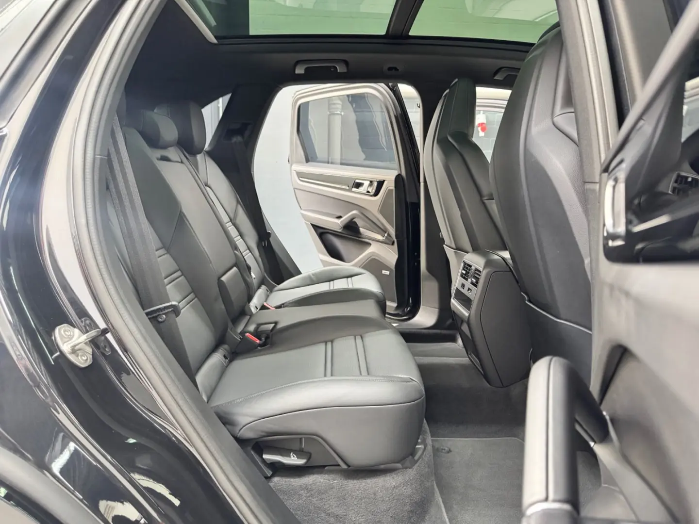 Cayenne Hybrid SportDesign Headup Pano Sitzluft