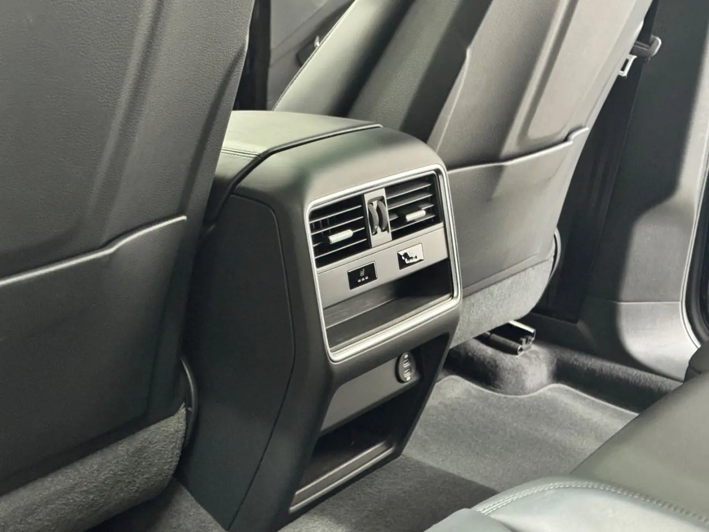 Cayenne Hybrid SportDesign Headup Pano Sitzluft