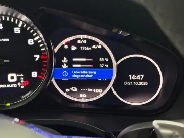 Cayenne Hybrid SportDesign Headup Pano Sitzluft