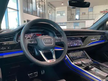 RSQ8 DynamikPlus Pano Sbel B&O HUD AHK RS-Abgas