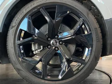 RSQ8 DynamikPlus Pano Sbel B&O HUD AHK RS-Abgas