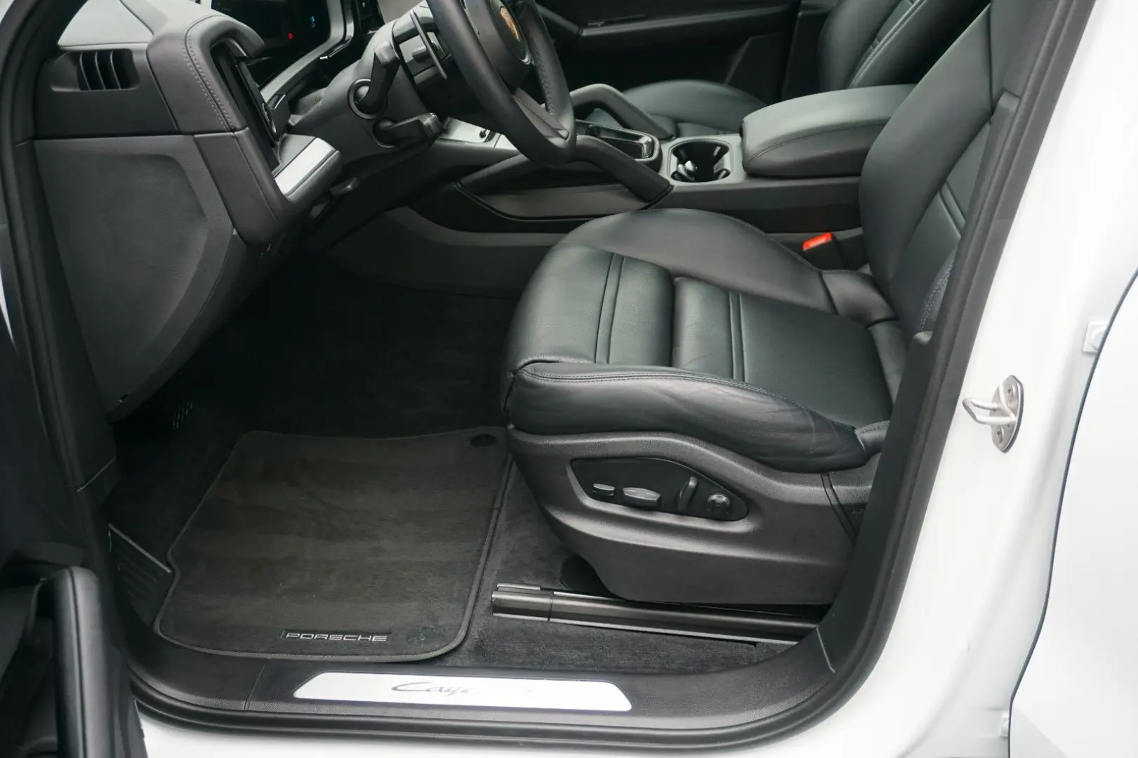 Cayenne E-Hybrid HAL AHK Pano Sitzbelüftung