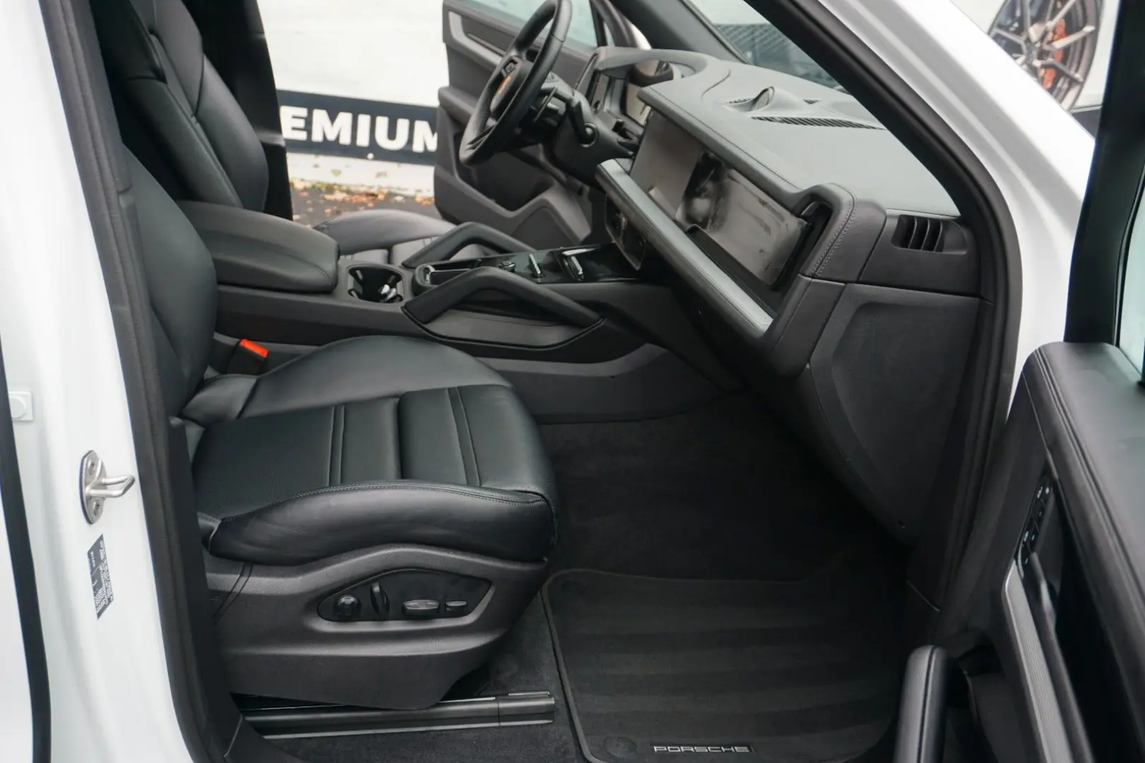 Cayenne E-Hybrid HAL AHK Pano Sitzbelüftung