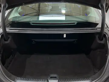 E 220 d AVANTGARDE LED Kamera CarPlay TotW LrHz