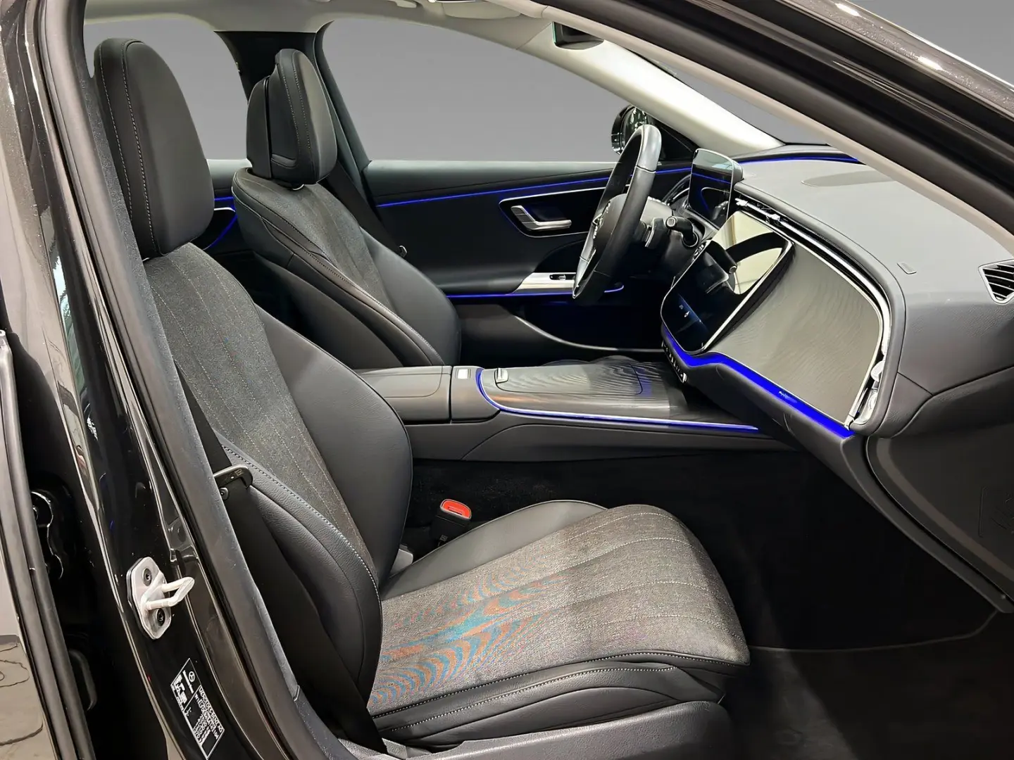 E 220 d AVANTGARDE LED Kamera CarPlay TotW LrHz