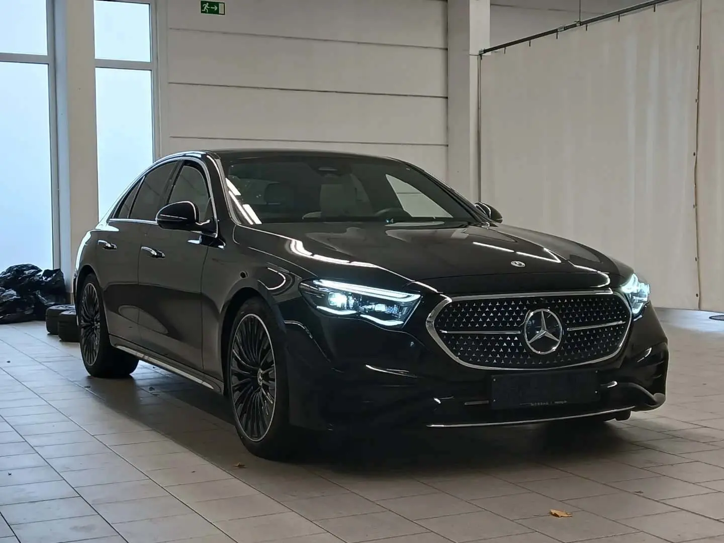 E 200 AMG Advanced PANO MBUX Superscreen Leder