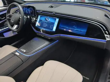E 200 AMG Advanced PANO MBUX Superscreen Leder