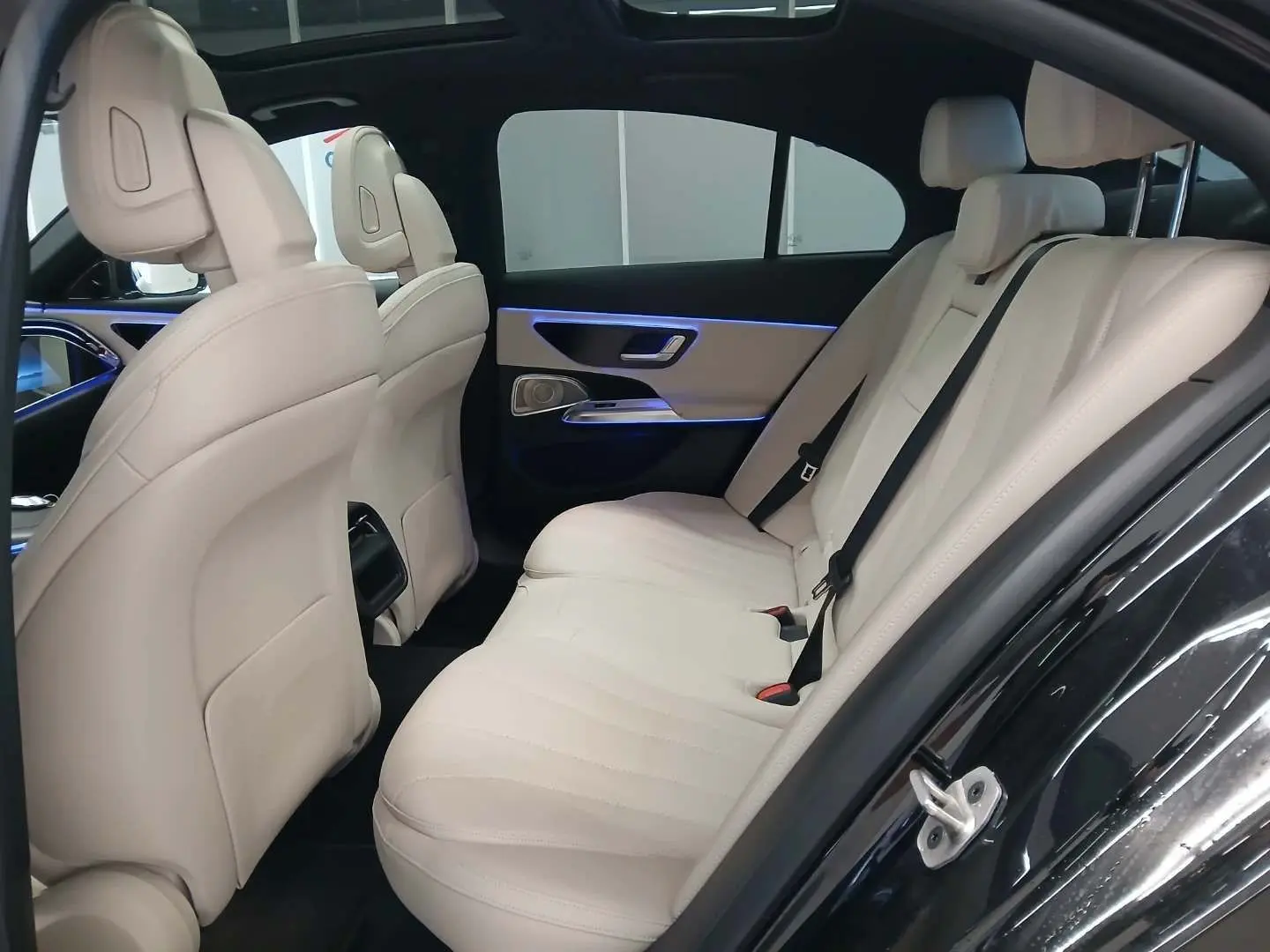 E 200 AMG Advanced PANO MBUX Superscreen Leder