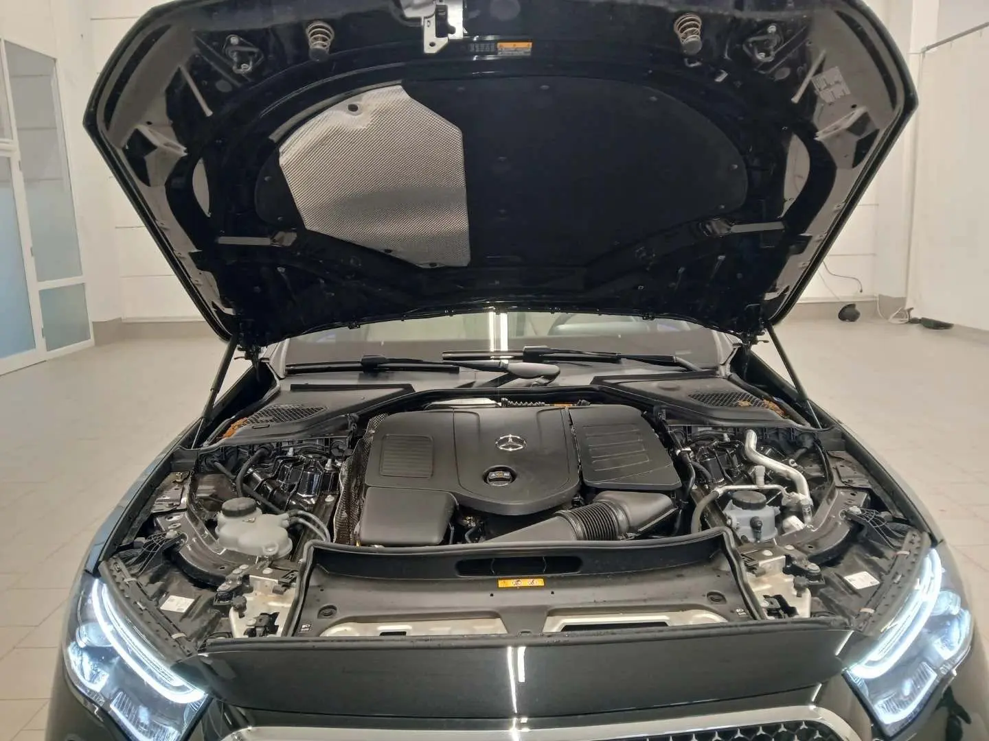 E 200 AMG Advanced PANO MBUX Superscreen Leder