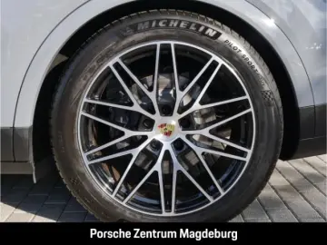 Cayenne E-Hybrid PANO PASM BOSE HD-MATRIX INNO