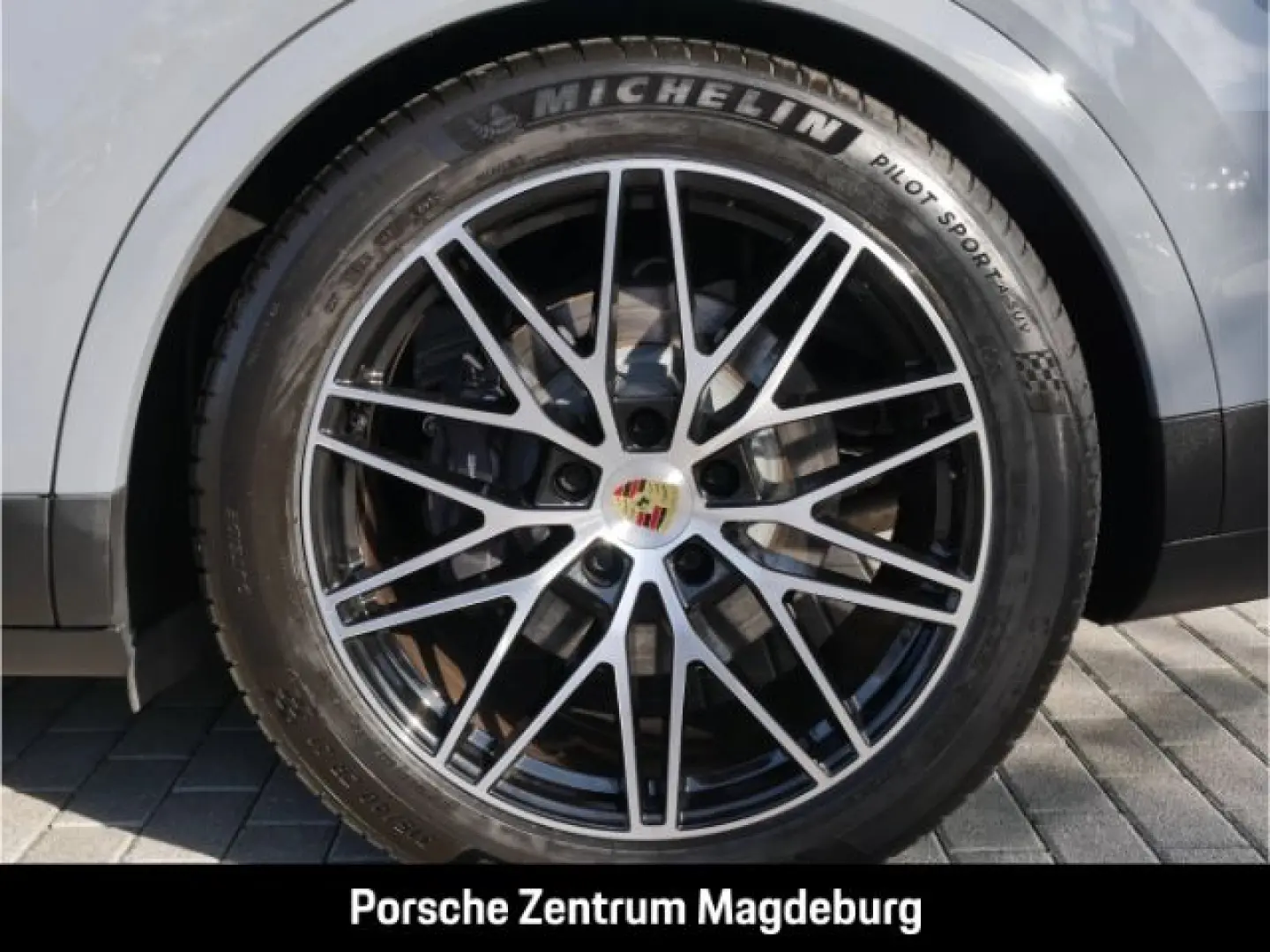 Cayenne E-Hybrid PANO PASM BOSE HD-MATRIX INNO