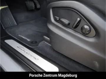 Cayenne E-Hybrid PANO PASM BOSE HD-MATRIX INNO